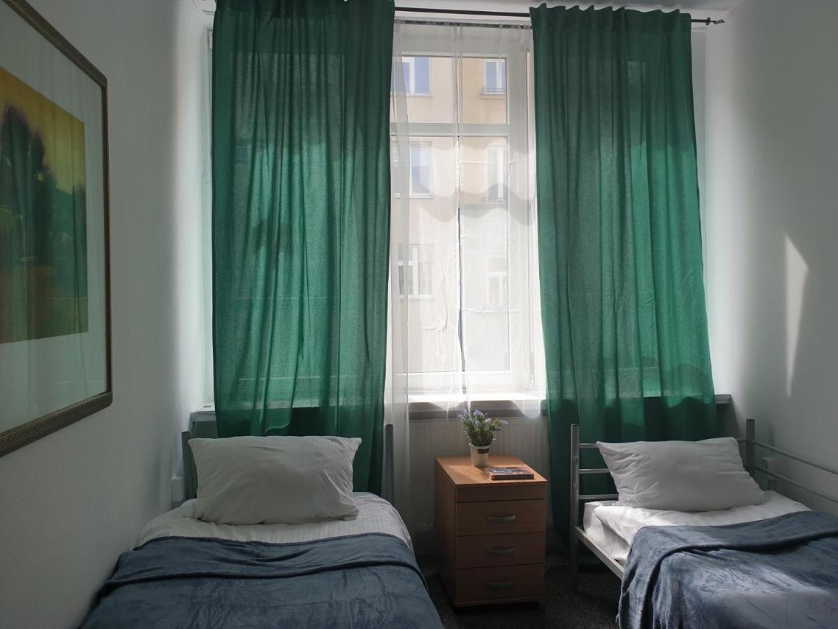 Unit Warsaw Room In Hostel Solec50 By Metro Station Centrum Kopernika Elektrownia Powisle Stadion Narodowy Bagian luar foto