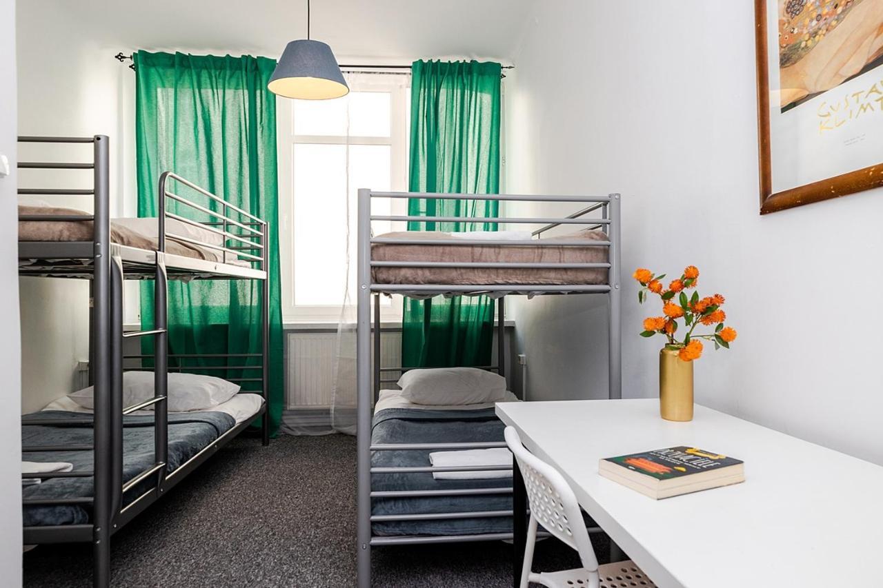 Unit Warsaw Room In Hostel Solec50 By Metro Station Centrum Kopernika Elektrownia Powisle Stadion Narodowy Bagian luar foto