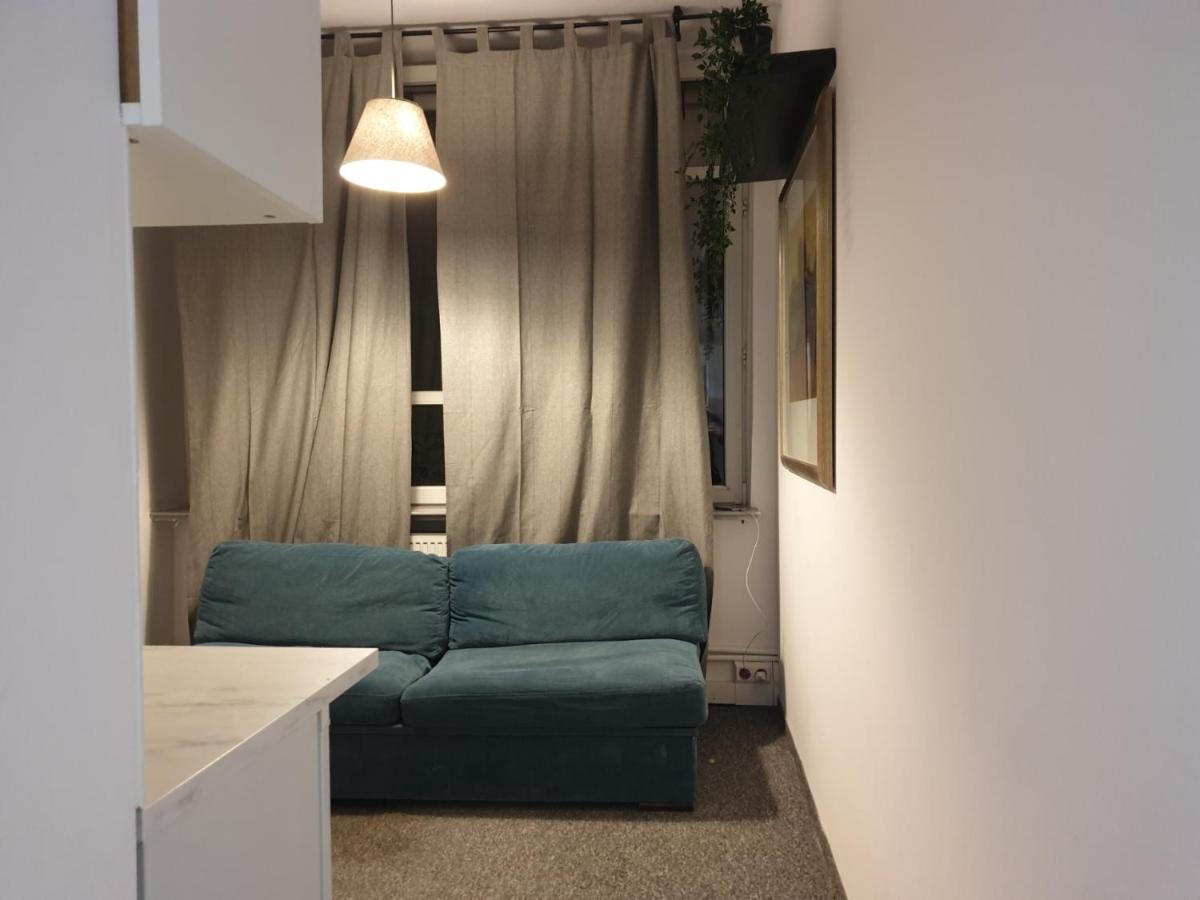 Unit Warsaw Room In Hostel Solec50 By Metro Station Centrum Kopernika Elektrownia Powisle Stadion Narodowy Bagian luar foto